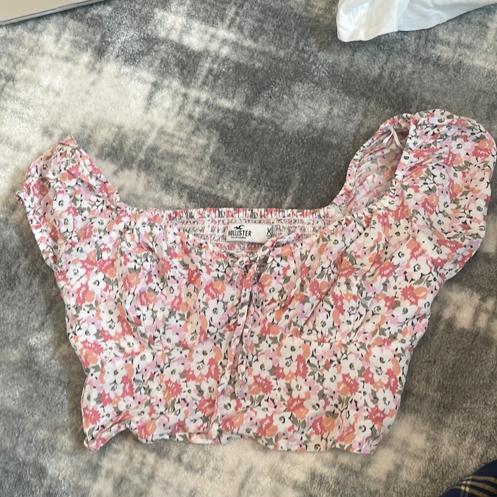 Cropped flower pink top